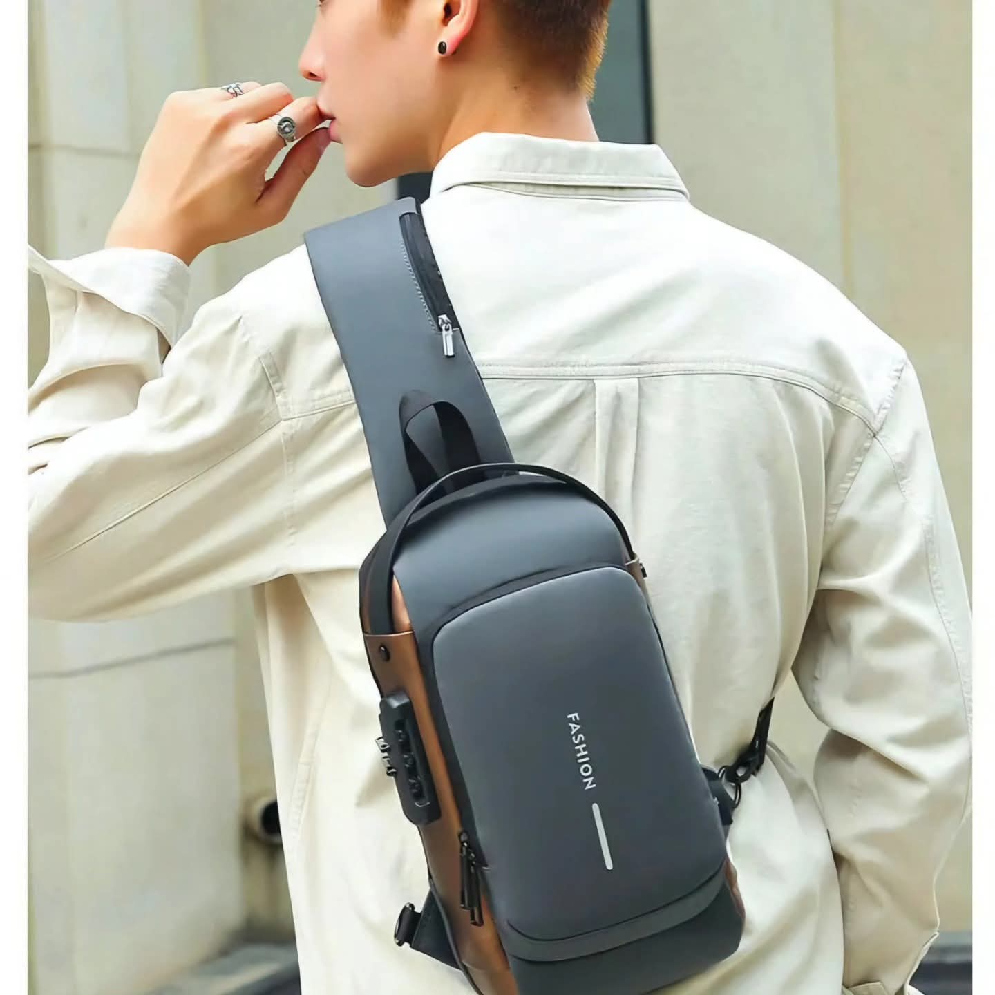 BANDOLERA IMPERMEABLE CON CANDADO